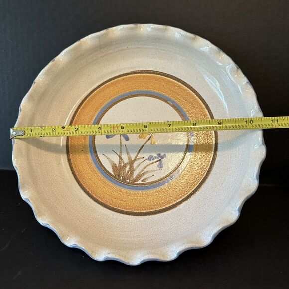 Stoneware Pie Plate Vintage Blue/Gold Iris flowers Fluted Glazed Edges Blue Trim - Picture 8 of 9